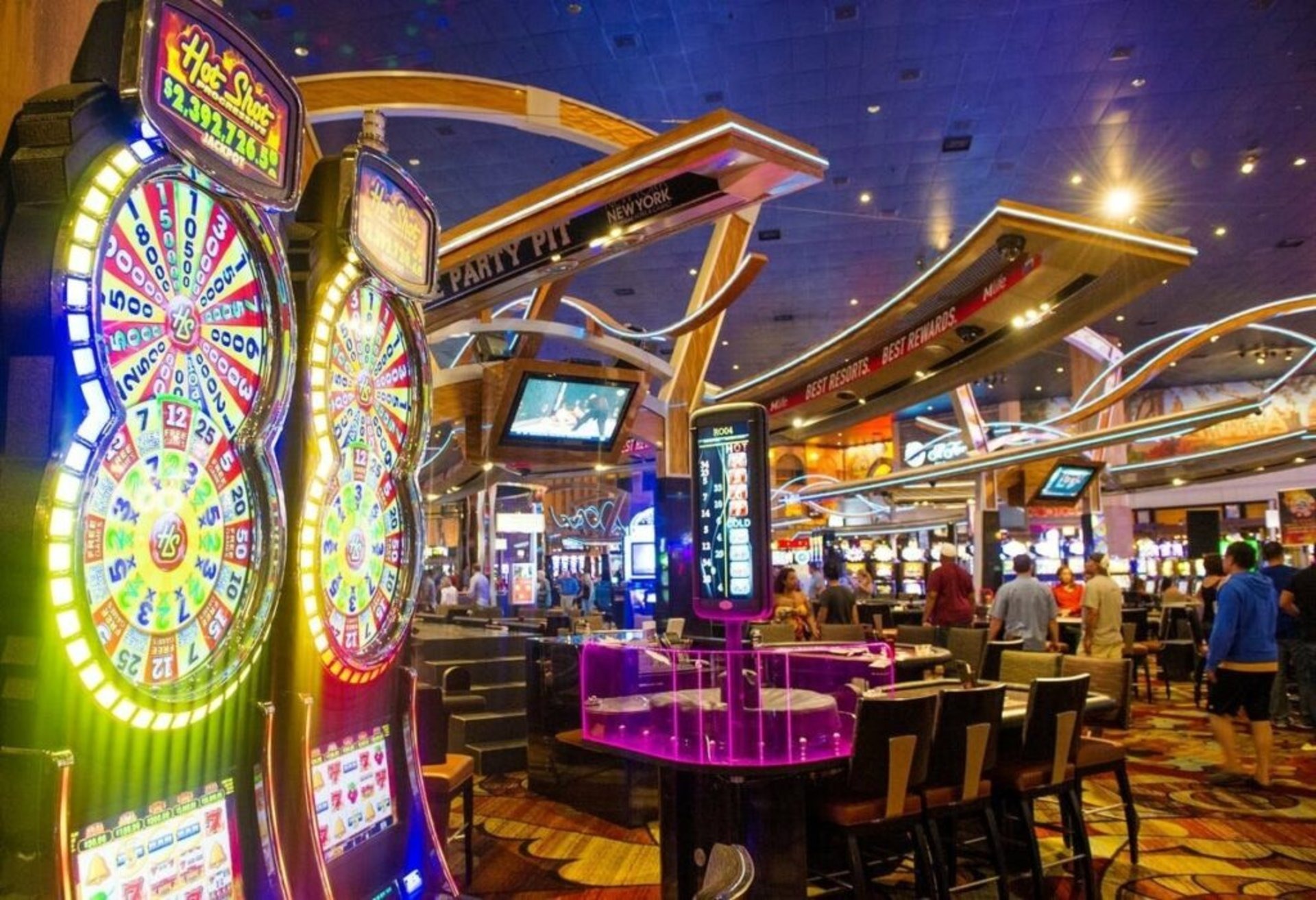 Pselmocavur Restaurant Casino's hoofdingang en elegante lobby